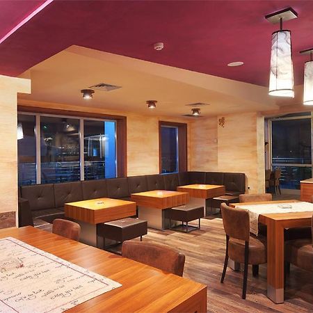 Hotel Turist Kraljevo Restaurant foto